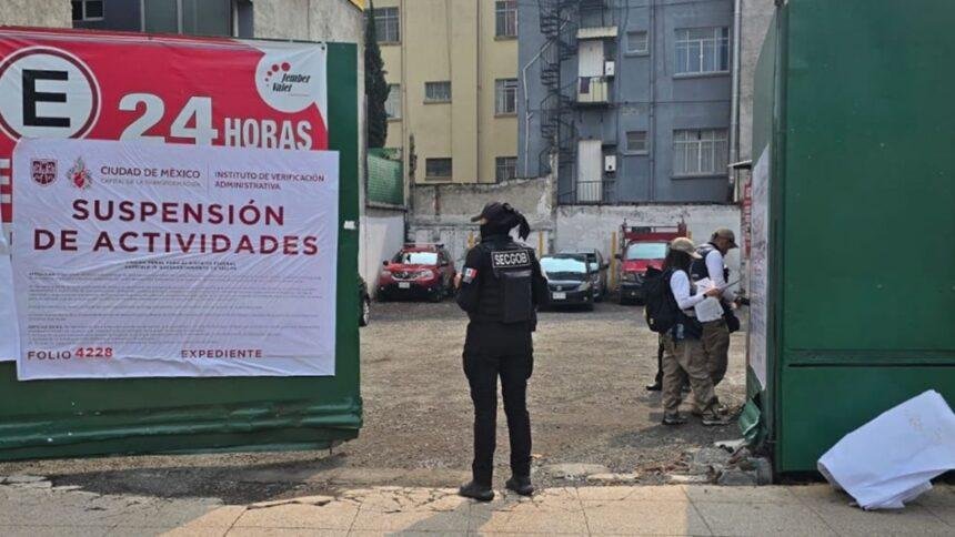 Suspenden ocho estacionamientos y destruyen más de 6 mil latas de alcohol