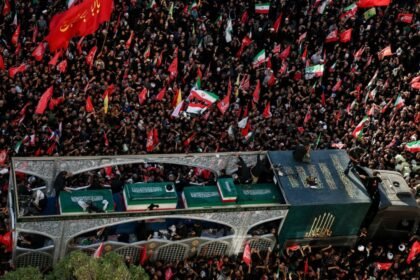 Suspenden servicio ferroviario en Romita por ataques de EU tras entierro de Alí Jameneí