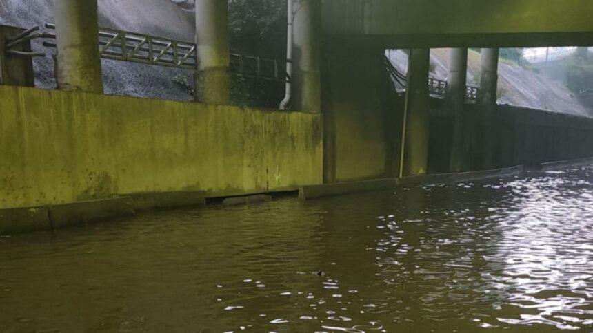 Tormenta causa inundaciones y cierres de vialidades en la CDMX