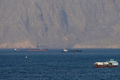 un muerto y ocho heridos tras ataques de iran a Un muerto y ocho heridos tras ataques de Irán a buques petroleros en Ormuz