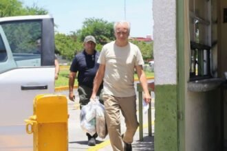 Víctor Rodríguez, exdirector de Pemex, es liberado tras resolución judicial en Morelos.