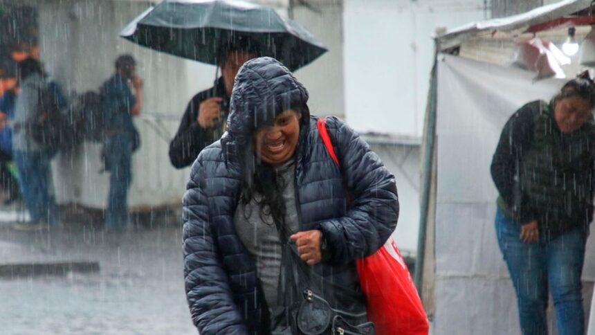 Activan alerta roja en dos alcaldías de la CDMX por lluvias intensas