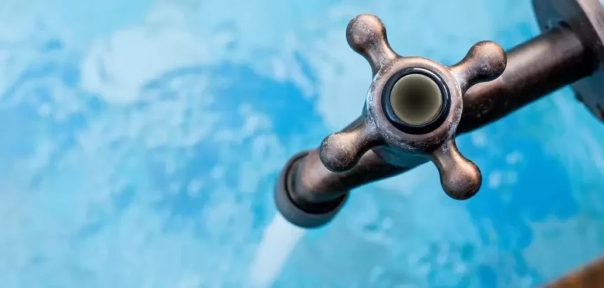 Aguascalientes limita el agua a 35 mil domicilios morosos