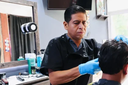 Aguascalientes: Pedro Lucero, de Estudiante a Propietario de Barbería