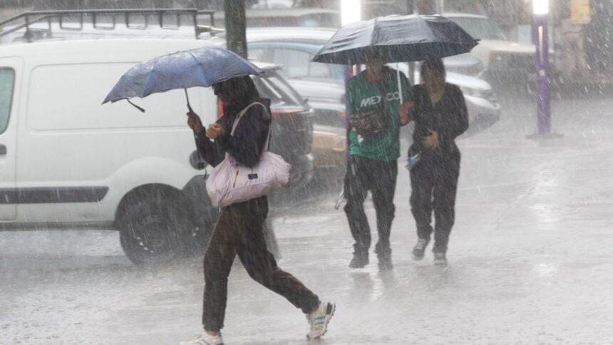 Alerta naranja activa por lluvias, granizo y vientos en cinco alcaldías de CDMX