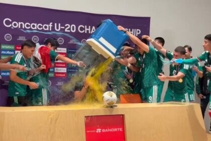 Alex Diego, DT del Tri Sub-20, celebra triunfo en Premundial de Concacaf