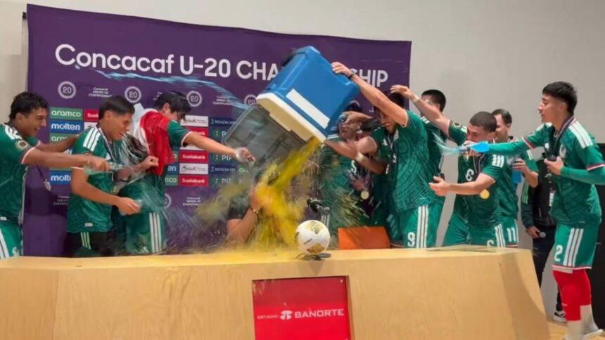 Alex Diego, DT del Tri Sub-20, celebra triunfo en Premundial de Concacaf