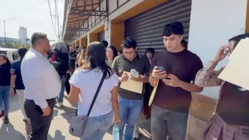 Aspirantes a la UNAM preparados para realizar examen de control en León