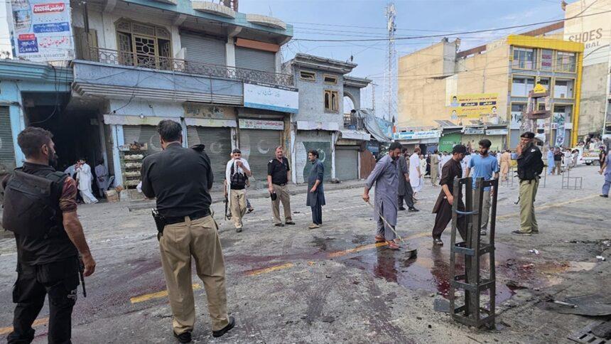 Ataque suicida en Pakistán durante marcha causa al menos 14 muertos