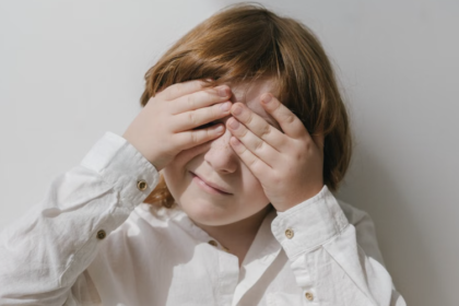 Autismo: identifican un vínculo biológico entre sus formas