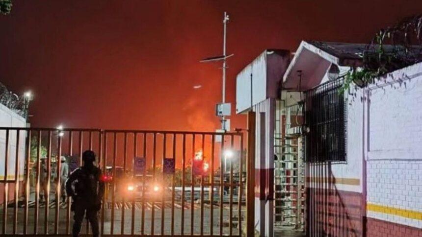 Autoridades confirman que rayo causó explosión en instalación de Pemex