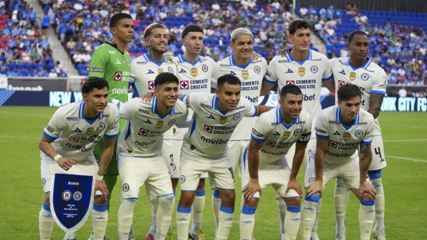 Avión de Cruz Azul sufre falla y es desviado a Minnesota