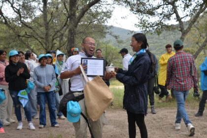Campamento juvenil reúne talento y reforesta 750 árboles en Sierra de Lobos