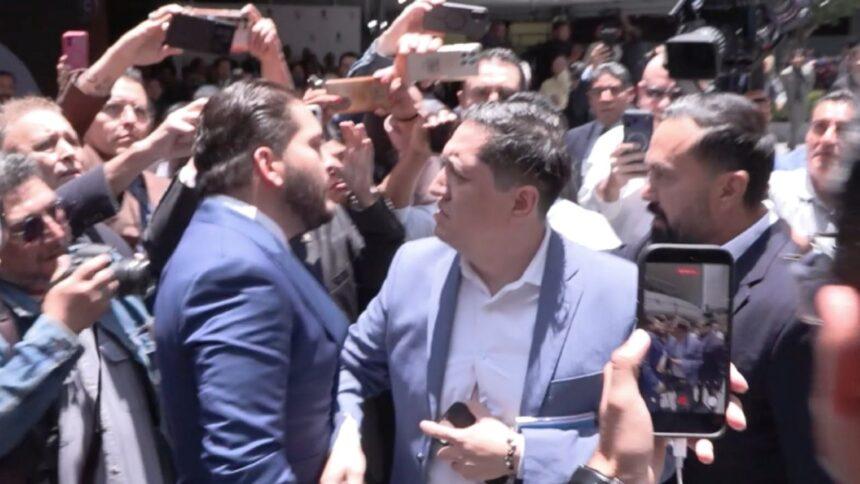 Carlos Gutiérrez y Arturo Ávila protagonizan acalorada confrontación en la Permanente