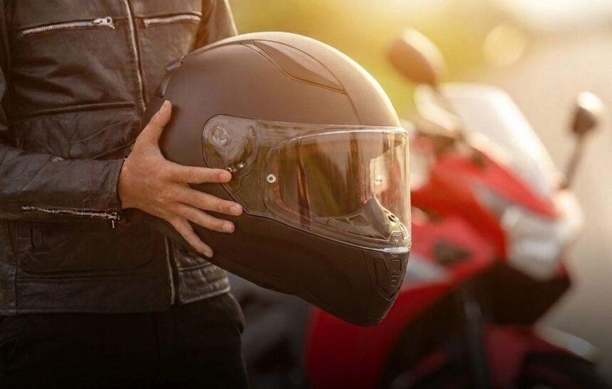 Cascos pirata para motociclistas en Jalisco: alerta por certificaciones falsas