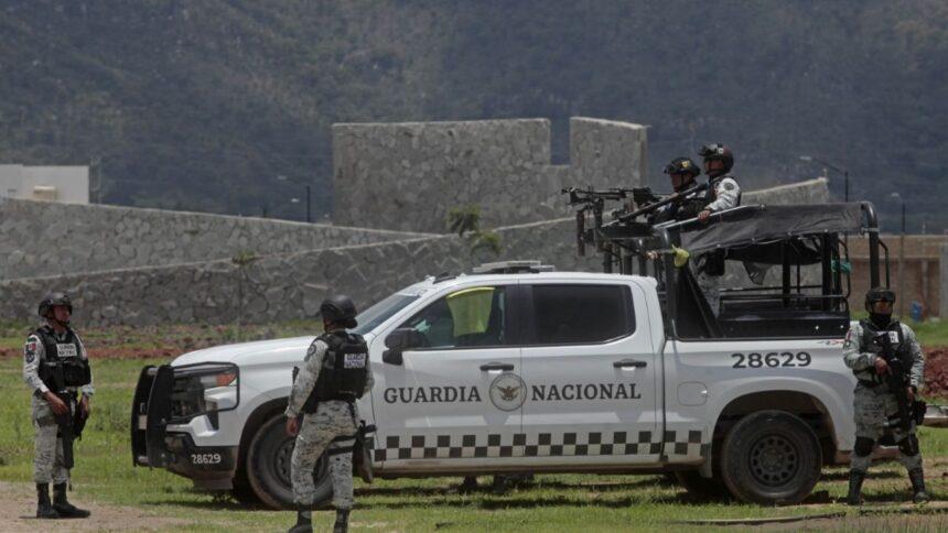 Catean finca jalisciense tras reportes de mujeres retenidas; detienen a uno