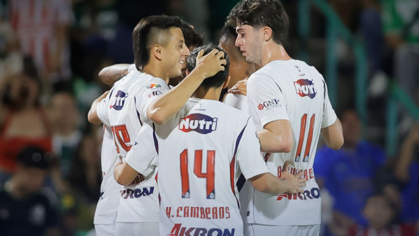 Chivas vence a Santos con penalti: segundo triunfo del Apertura 2026