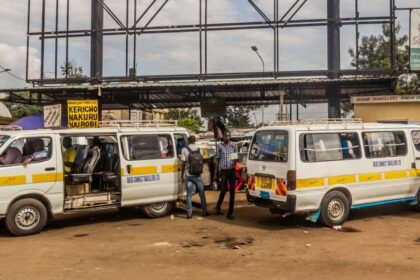 Choque entre microbús y camión deja 27 muertos en Zimbabue