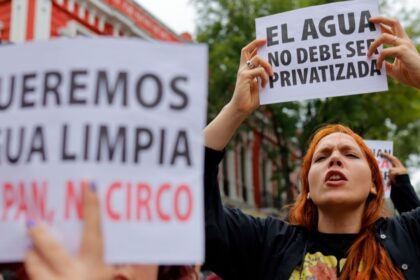 Ciudadanos protestan en Guadalajara por el suministro de agua contaminada