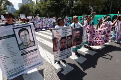 Colectivos toman CDMX para exigir justicia por más de 130 mil desaparecidos