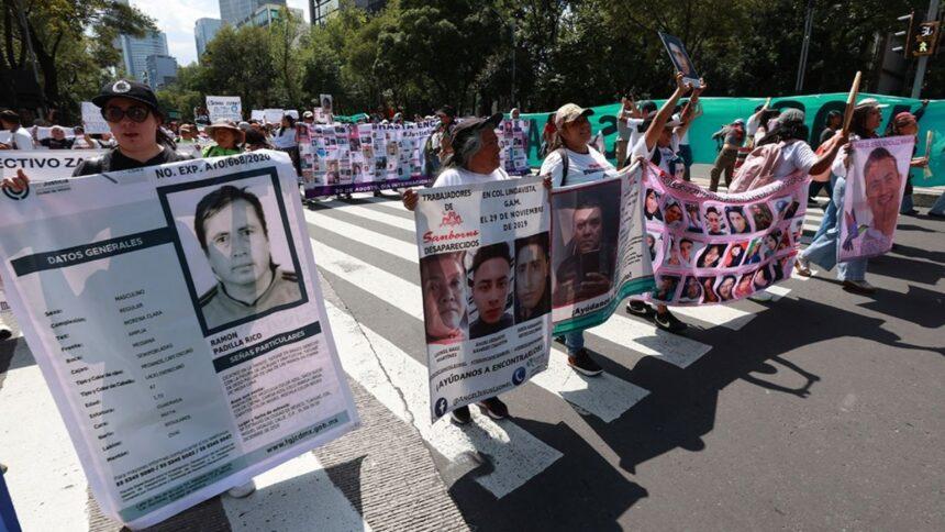 Colectivos toman CDMX para exigir justicia por más de 130 mil desaparecidos