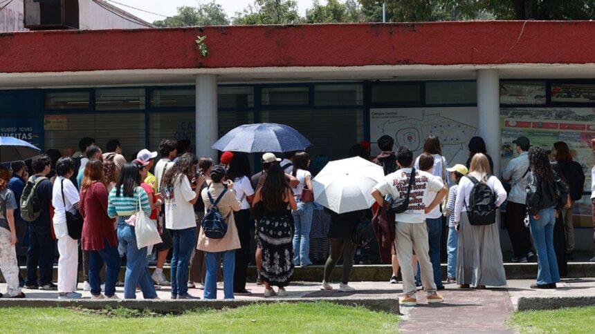 Crisis en la UNAM por fallas web y ansiedad en examen de repetición
