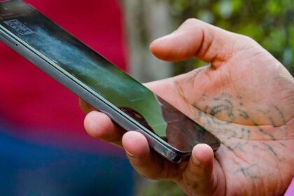 CRT prevé reactivar 2.5 millones de líneas móviles suspendidas