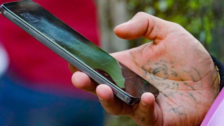 CRT prevé reactivar 2.5 millones de líneas móviles suspendidas