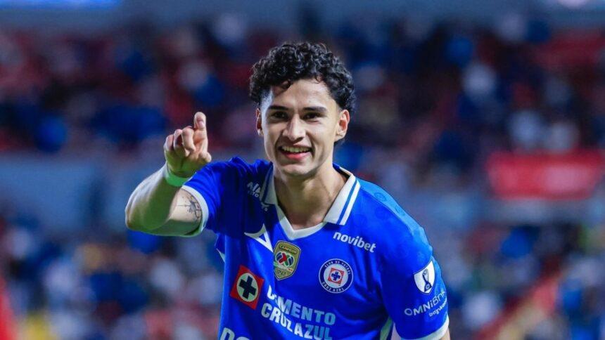 Cruz Azul apabulla al Necaxa: volea y fin a tres derrotas