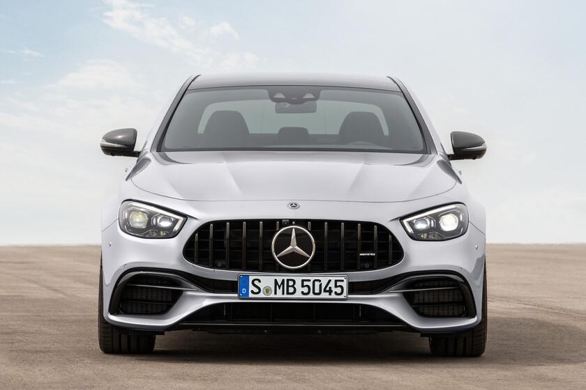Demandas contra Mercedes-Benz por quemaduras de primer y segundo grado por su logo