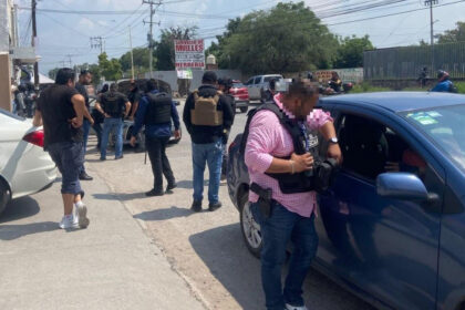 detienen a dos hombres por vehiculos irregulares en el salto Detienen a dos hombres por vehículos irregulares en El Salto