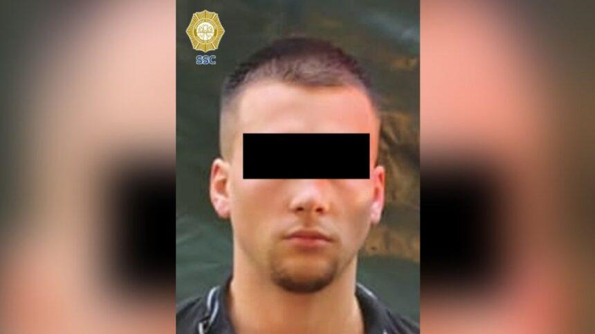 Detienen a estadounidense por amenazar con un arma a encargado de tienda