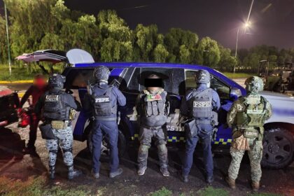 Detienen a hombre con rifle y 50 cartuchos en Pénjamo