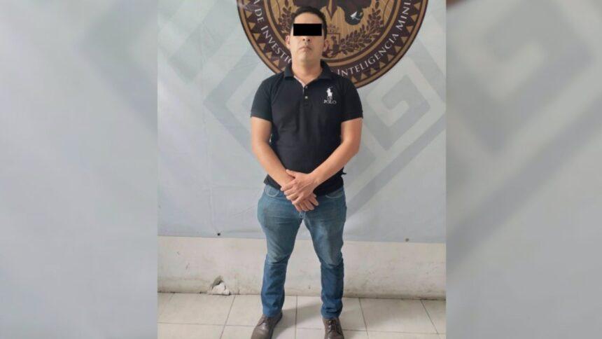 Detienen en Chiapas a agente de la FGR acusado de extorsionar comerciantes