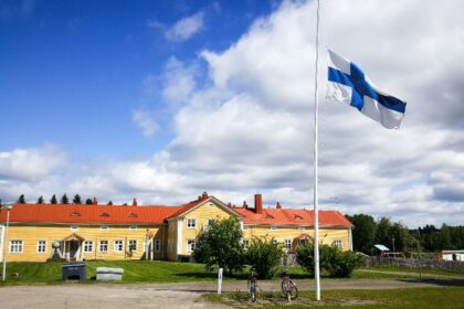 Detienen en Finlandia a adolescente por intentar incendiar escuela con 50 personas