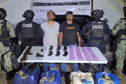 Detienen en Sinaloa a dos hombres; les decomisan armas, drogas y combustible