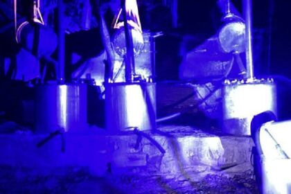 Detienen en Sudáfrica a dos mexicanos tras desmantelar laboratorio clandestino de metanfetamina