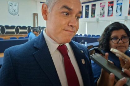 Director de Medicina UAQ acusa lejanía con universitarios
