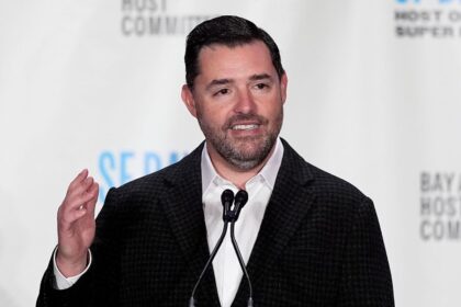Dueño de los 49ers arrestado tras pedir “servicio completo” por 160 dólares
