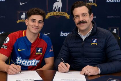 El club ficticio de Ted Lasso anuncia el fichaje de Julián Álvarez