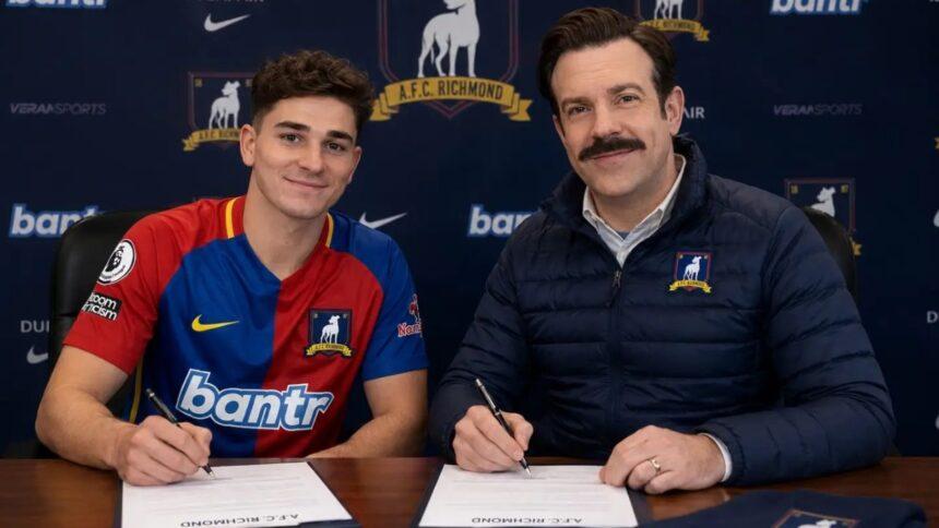 El club ficticio de Ted Lasso anuncia el fichaje de Julián Álvarez