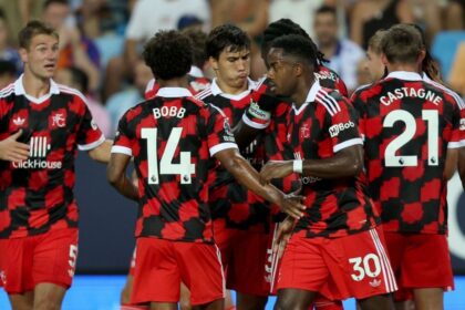 el fulham evita penaltis con el malaga por clausula y El Fulham evita penaltis con el Málaga por cláusula y vuelo perdido