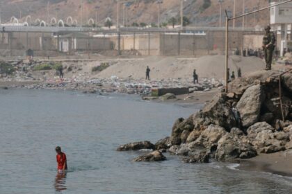 espana instalara barrera de contencion de 500 metros en ceuta España instalará barrera de contención de 500 metros en Ceuta tras tragedia migratoria