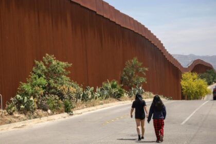 Especialistas señalan a México como muro virtual de Estados Unidos contra migrantes