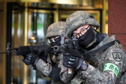 EU finaliza anticipadamente maniobras militares en Corea como gesto amistoso hacia Pyongyang
