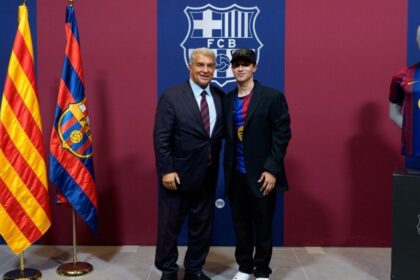 Fan mexicano gasta sus ahorros, no llega al Barcelona-Athletic y recibe recompensa