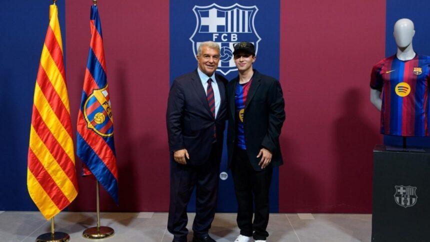 Fan mexicano gasta sus ahorros, no llega al Barcelona-Athletic y recibe recompensa
