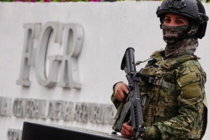 FGR cateó inmuebles en Paraíso; reportan varias personas detenidas