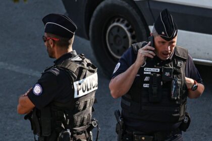 Francia expulsará a dos diplomáticos iraníes tras presunta agresión en Teherán