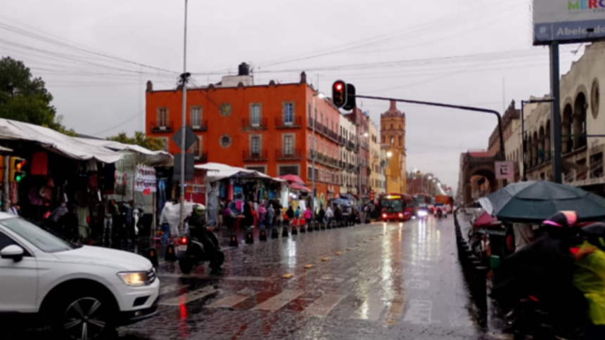Fuertes lluvias impactan a 10 alcaldías; activan alertas amarilla y naranja en CDMX
